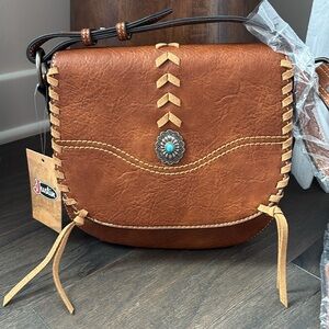 Justin Whip Stitch Saddle/Crossbody Bag,Vegan Leather,Fringe Tassles,Lace,concho